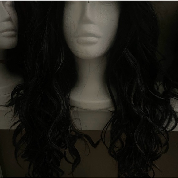 Wig - Picture 4 of 6